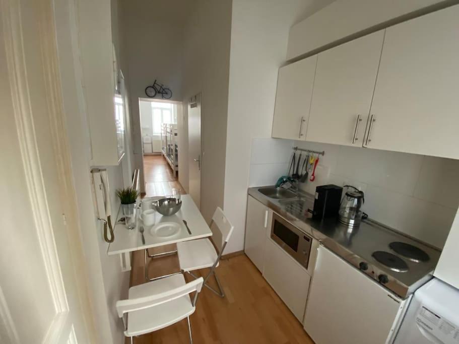 Cozy Appartm With + Airport/city Center Connection *