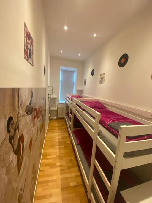 Cozy Appartm With + Airport/city Center Connection Apartment Wien