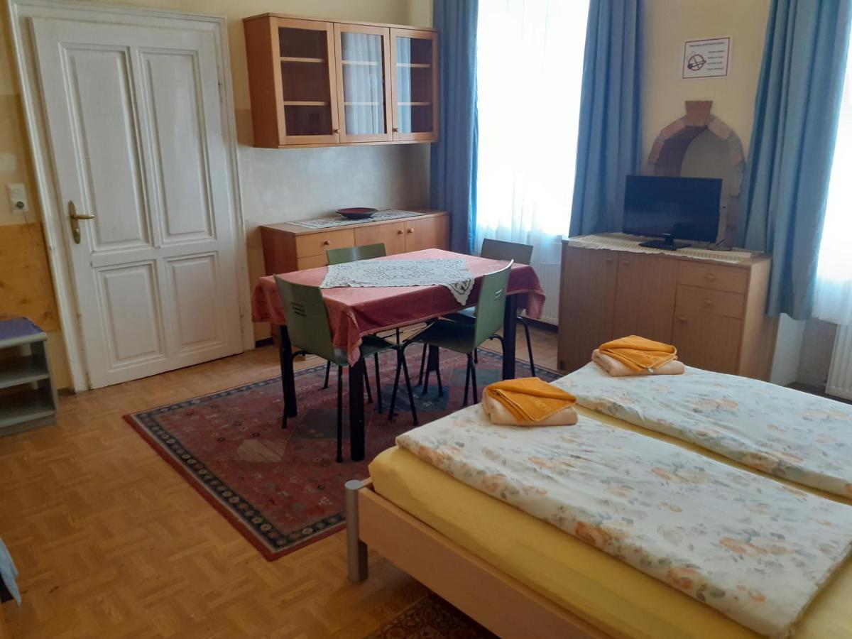 Gasthof Happyhostel *