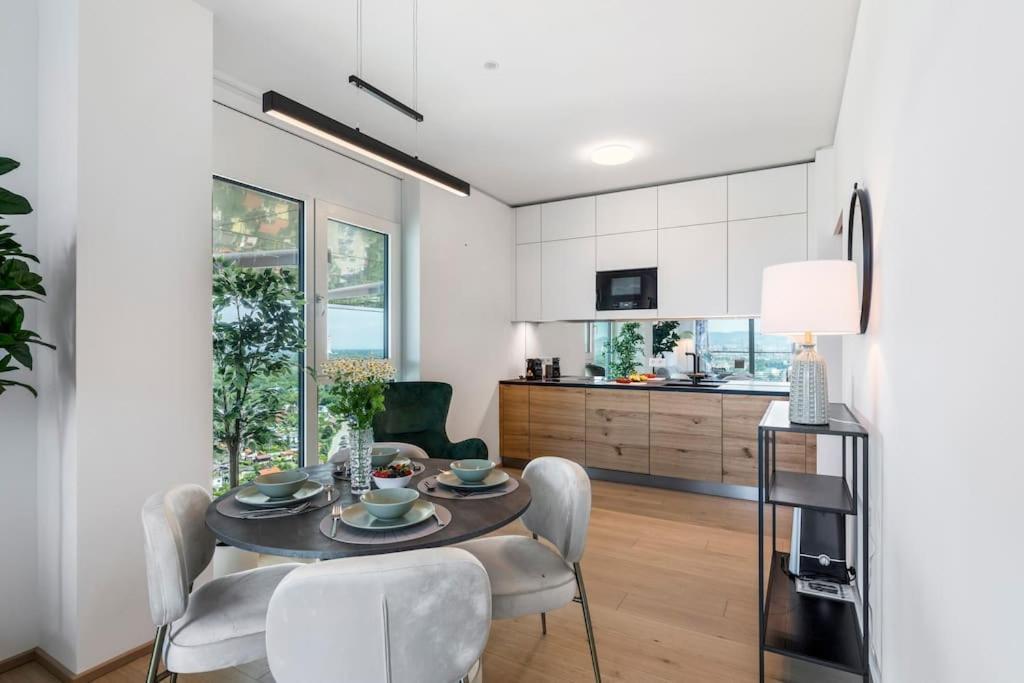 Design With Amazing View Over Apartment *