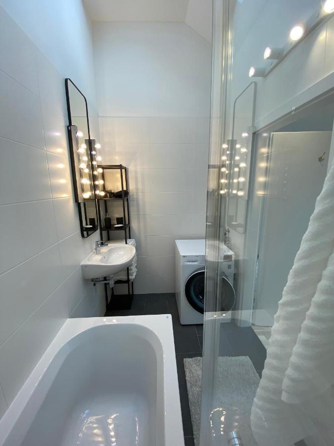 Stilvolle Dachgeschosswohnungen Mit Balkon In Innenstadt Naehe Apartment *