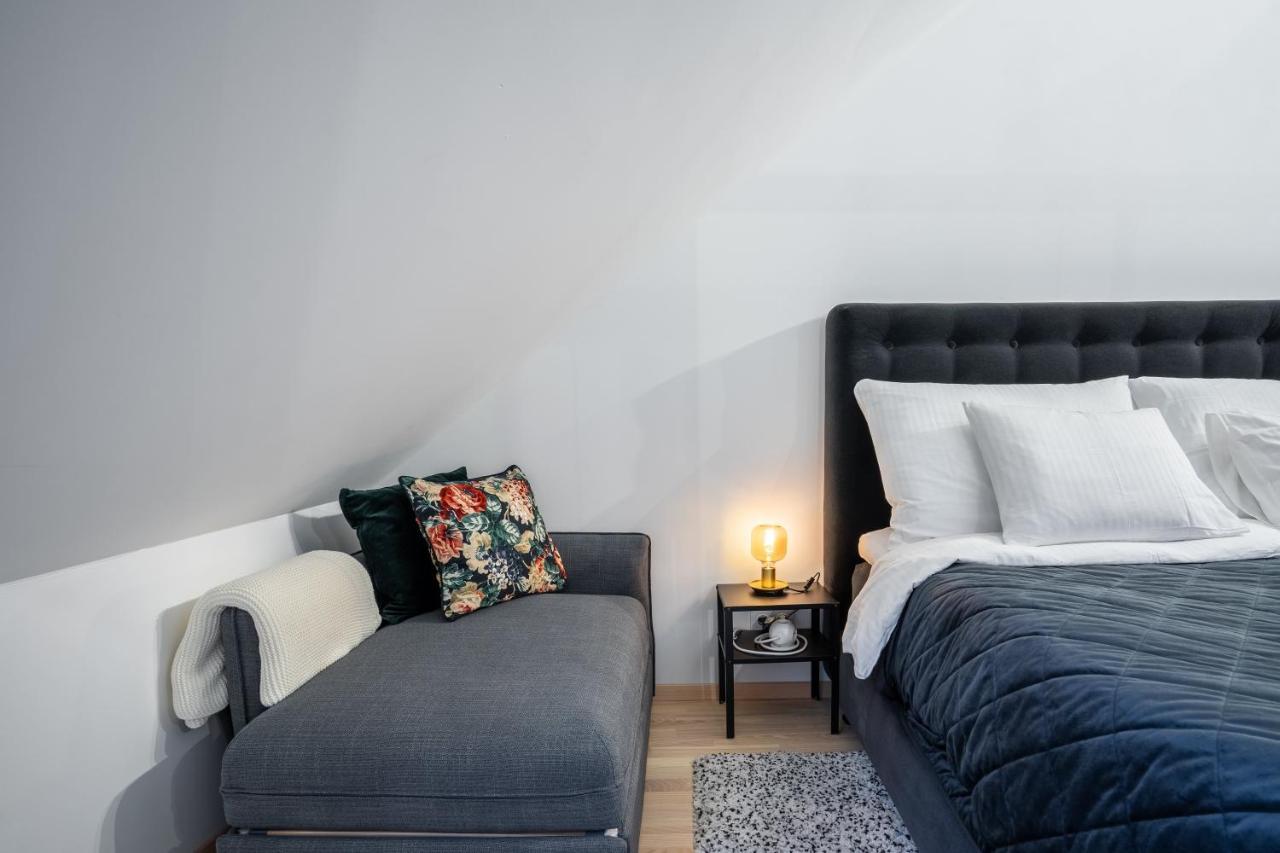 Stilvolle Dachgeschosswohnungen Mit Balkon In Innenstadt Naehe *