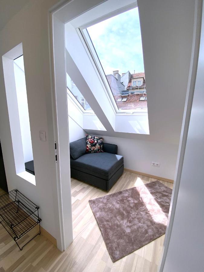 Stilvolle Dachgeschosswohnungen Mit Balkon In Innenstadt Naehe *
