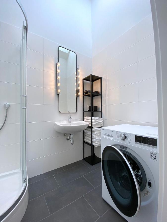 Apartment Stilvolle Dachgeschosswohnungen Mit Balkon In Innenstadt Naehe *