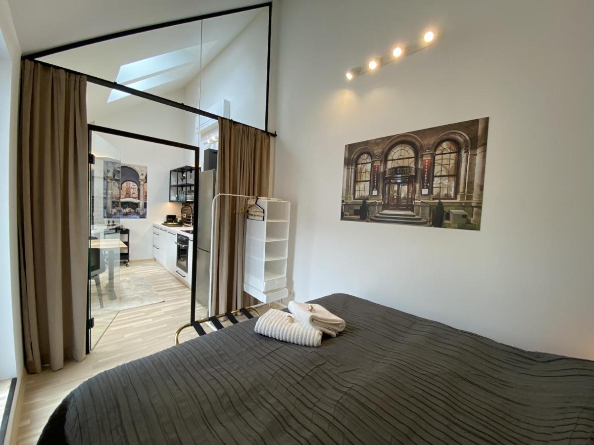 Apartment Stilvolle Dachgeschosswohnungen Mit Balkon In Innenstadt Naehe