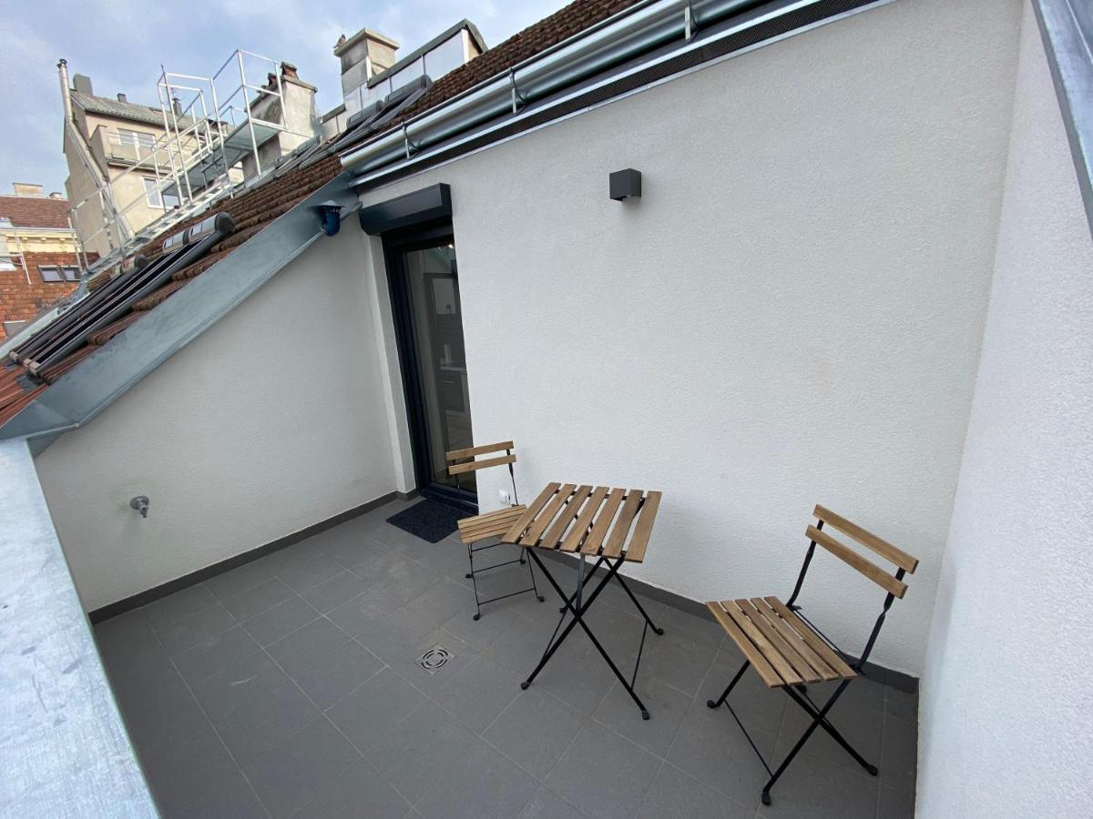 Apartment Stilvolle Dachgeschosswohnungen Mit Balkon In Innenstadt Naehe *