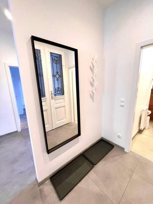 Brand New Spacious & Stylish Aptmt In City-centre