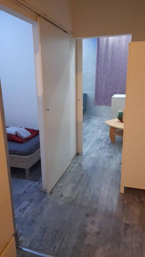 Economic 4p Wg Apartment