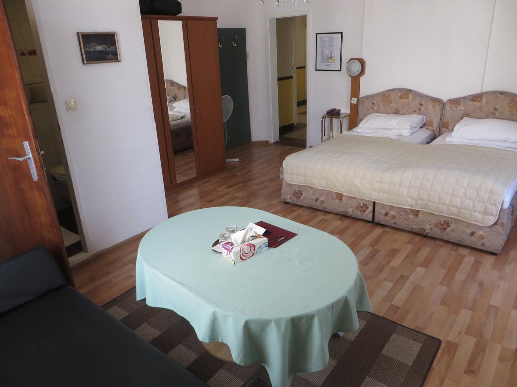Hotel Stadtpark Guest house