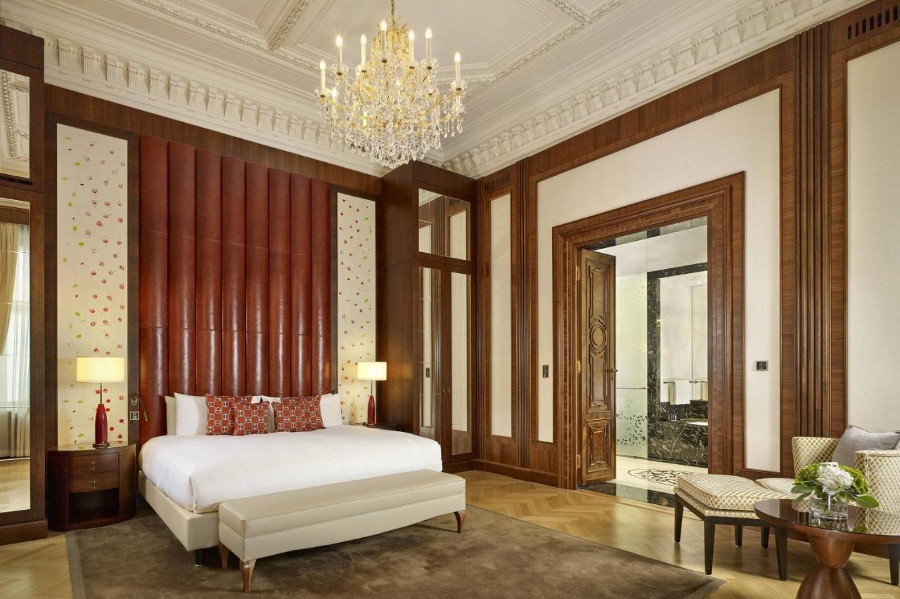 The Ritz-carlton, 5*