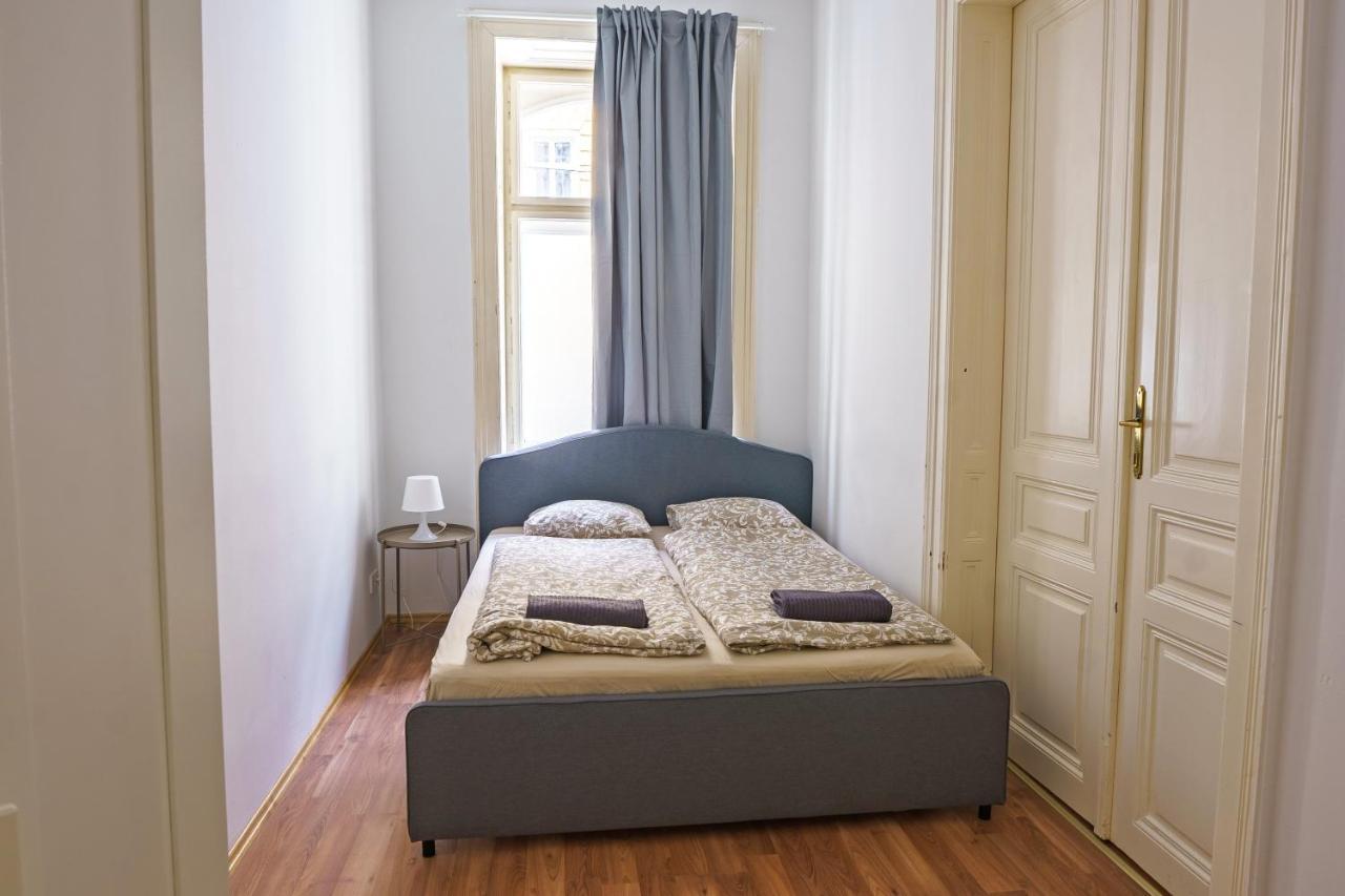 Apartamento 1090 *