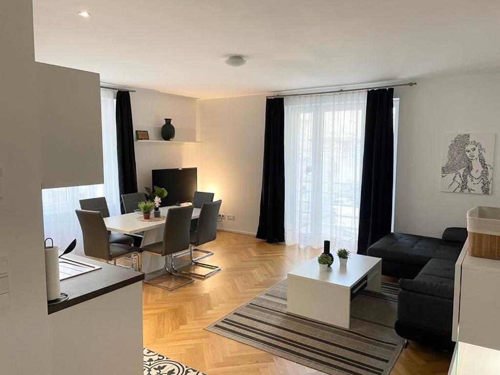 Apartment 1st La Opera Suites Vienna