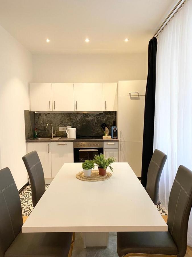 1st La Opera Suites Apartment *