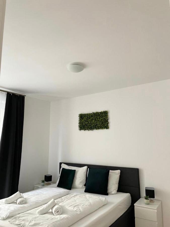 1st La Opera Suites Apartment Vienna