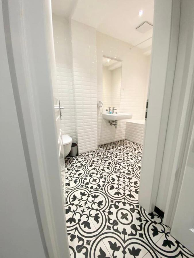 1st La Opera Suites Apartment *