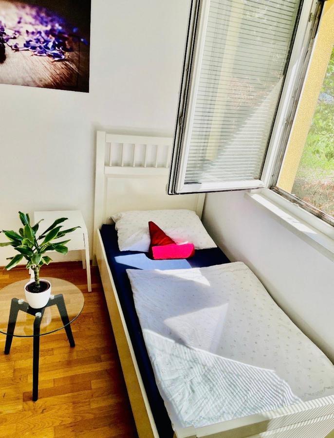 Karlsrooms Homestay *