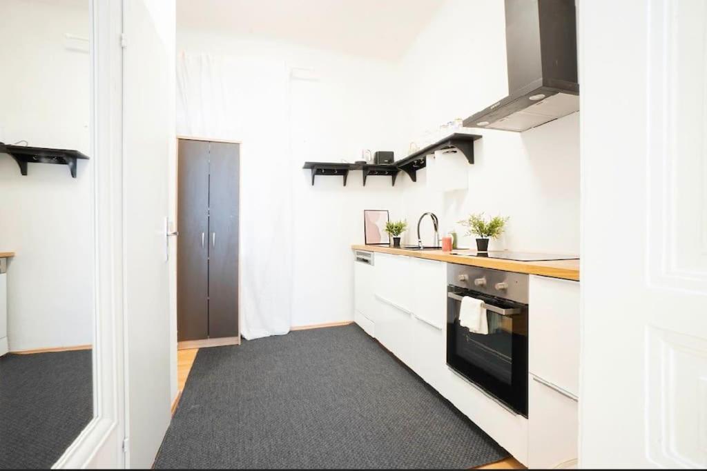 Cozy Flat - 10min To Center !