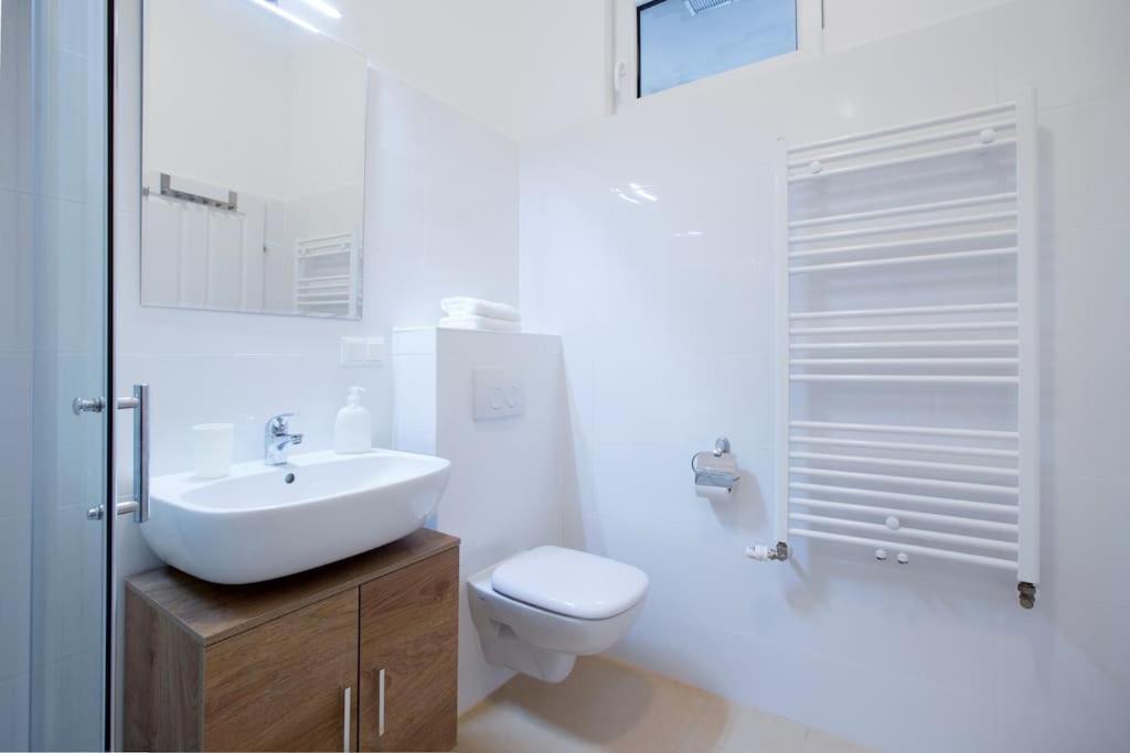 Prater Studio Next Fair, Un, Wu And City Center Apartment Vienna
