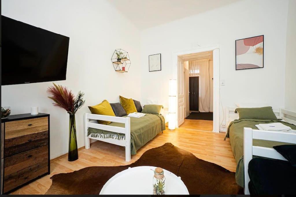 Cozy Flat - 10min To Center ! *