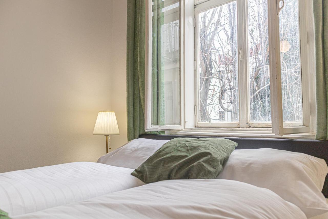 Large 4br Near Karlsplatz Ideal For Big Groups *