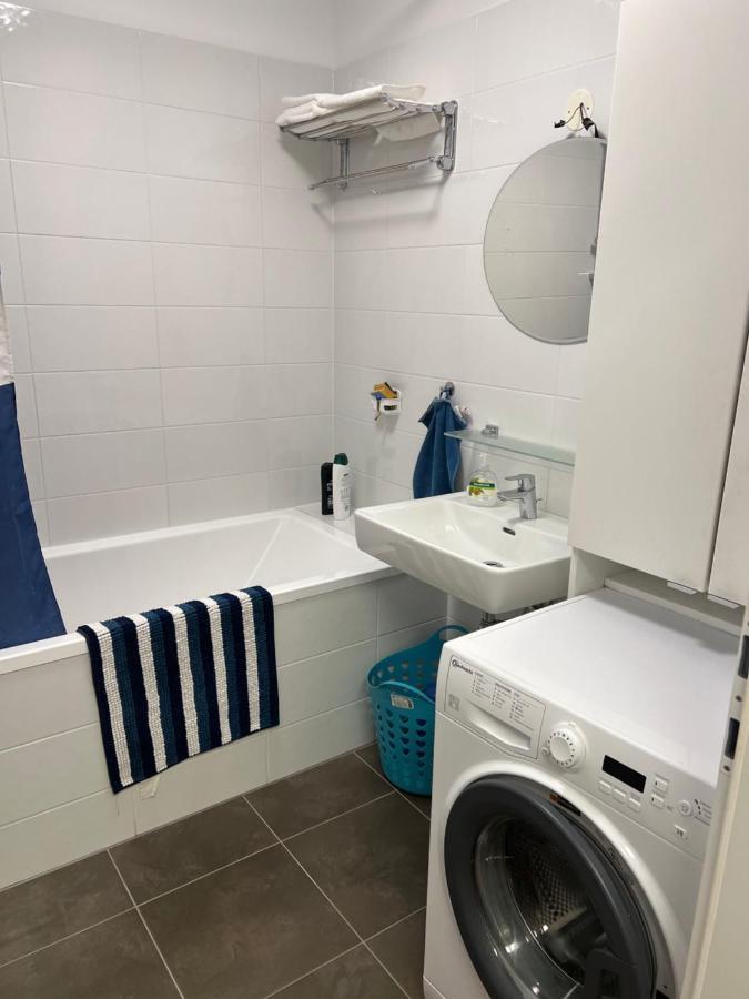 Apartamento Modern Bei U Bahn Simmering Viena