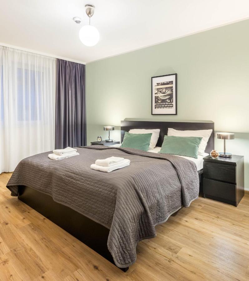Jimmy's Lory Aparthotel 3*