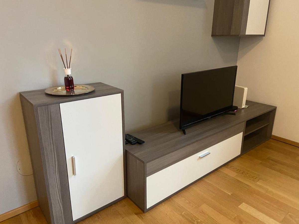 Apartment 5