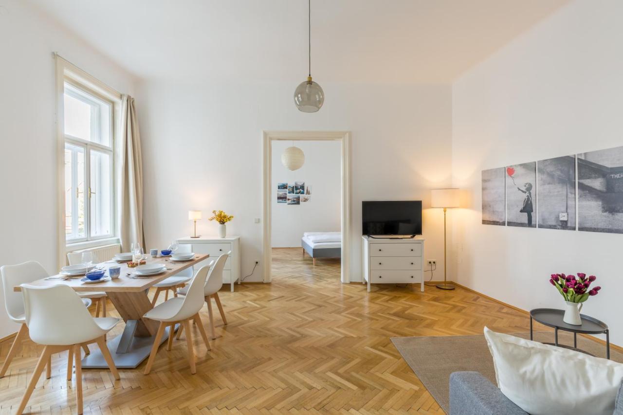 Grand Viennese