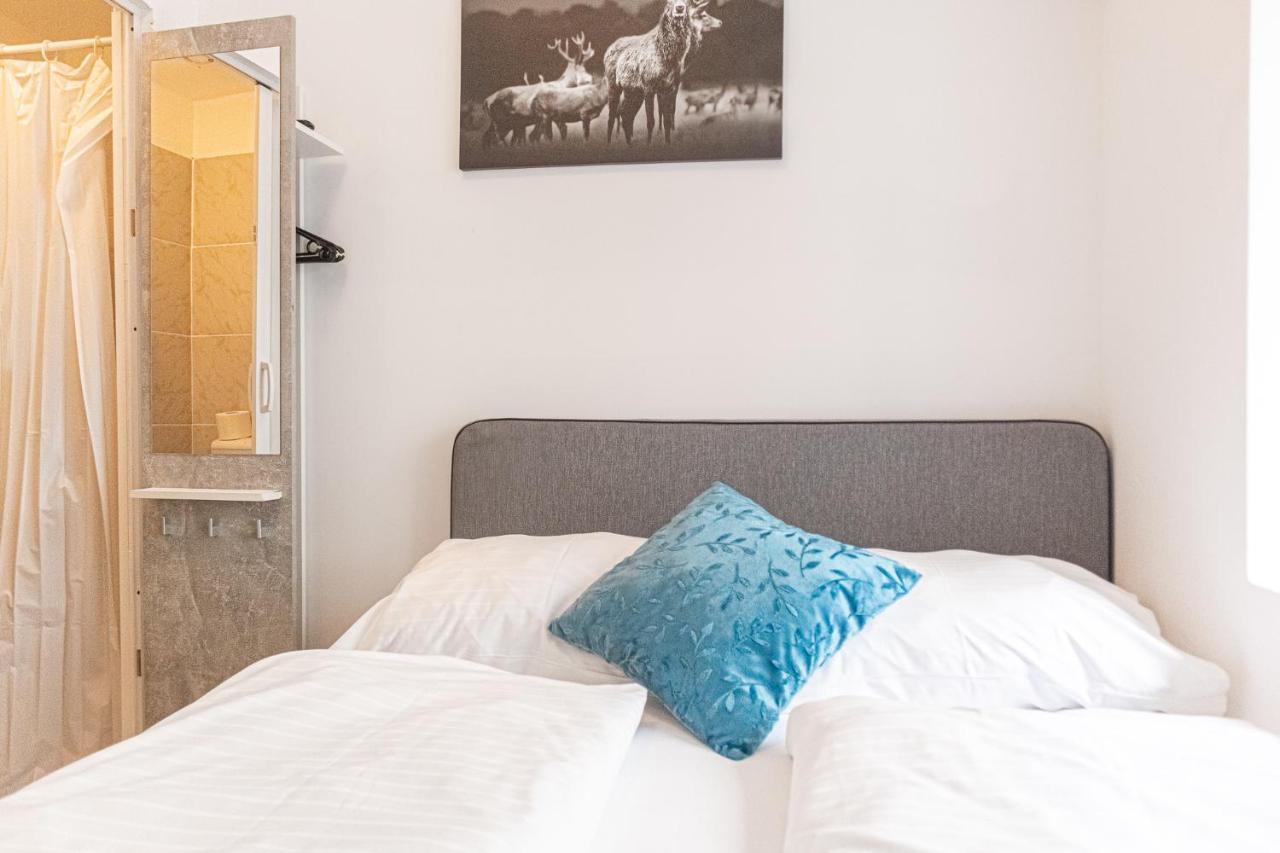 Standard 3br Near Hauptbahnhof Apartment