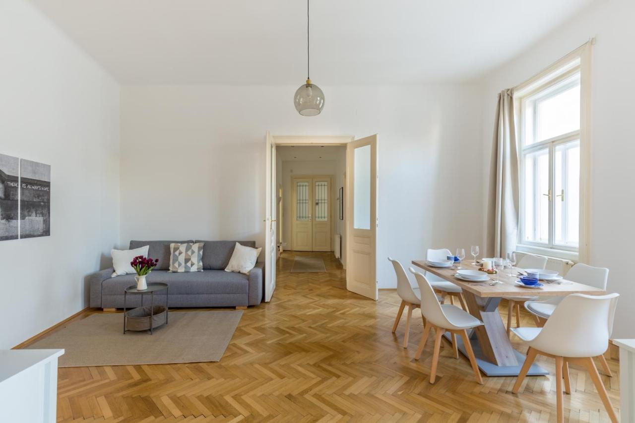 Grand Viennese * Vienna