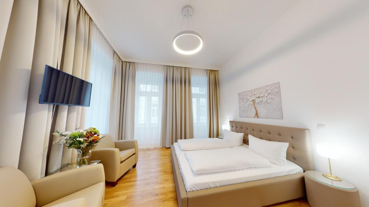 Alon Homes - Premium Center Apartment *