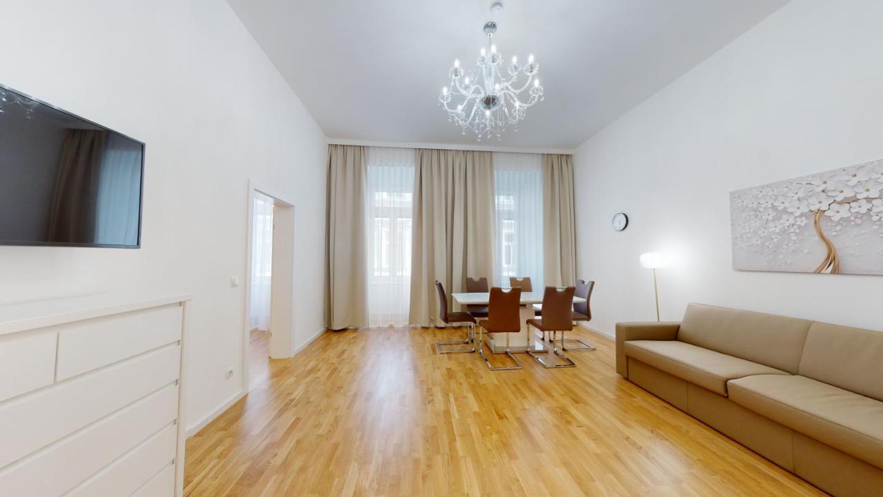 Alon Homes - Premium Center Apartment