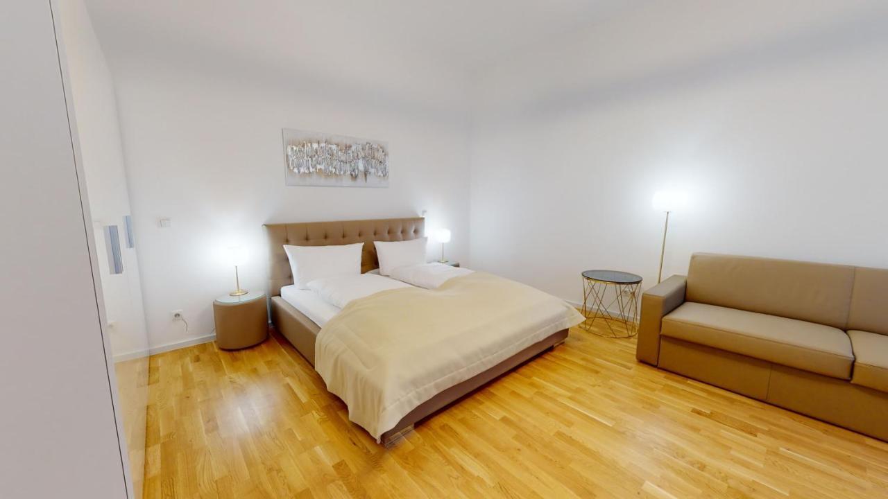 Alon Homes - Premium Center Apartment *