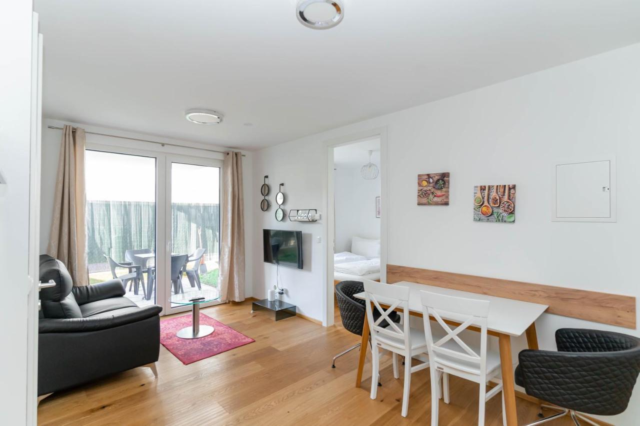Apartment Modern With Tiny Garden Near Center *