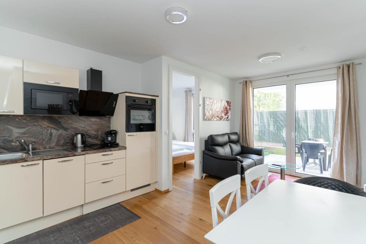 Apartment Modern With Tiny Garden Near Center *