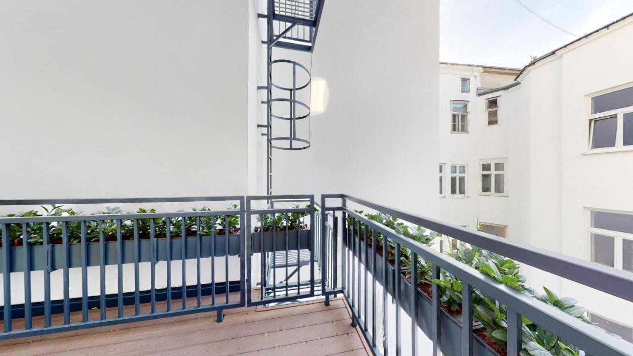 Alon Homes - Premium Center