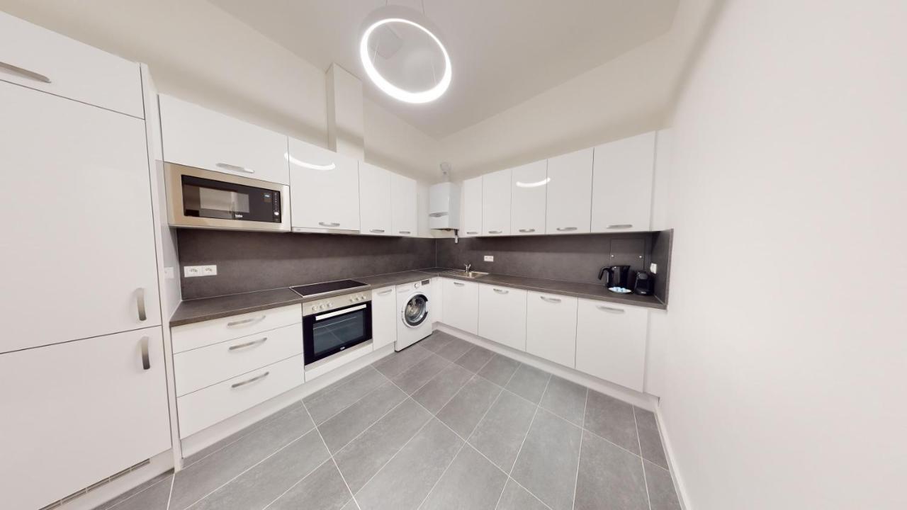 Apartment Alon Homes - Premium Center *