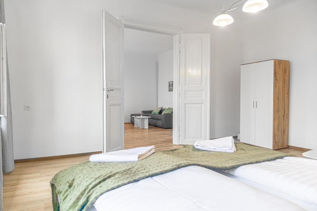 Welcoming 2br Apt. Near Akh- Perfect For Longstays *