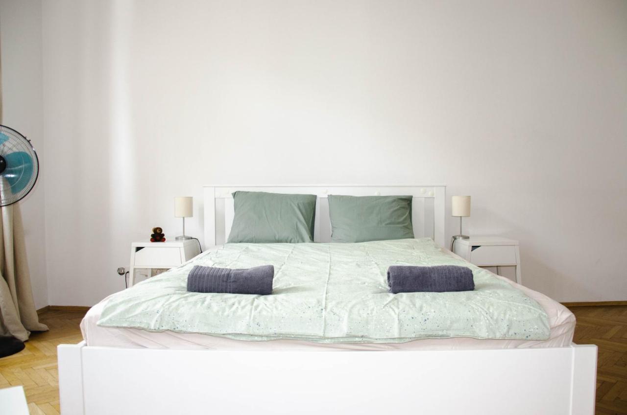 Wonderful Two Bedroom Apartment *
