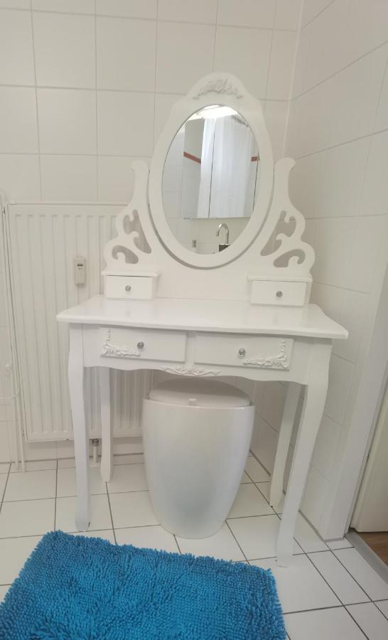 Modernes Studio-apartment Nahe Zentrum Mit Garagenplatz * Viena