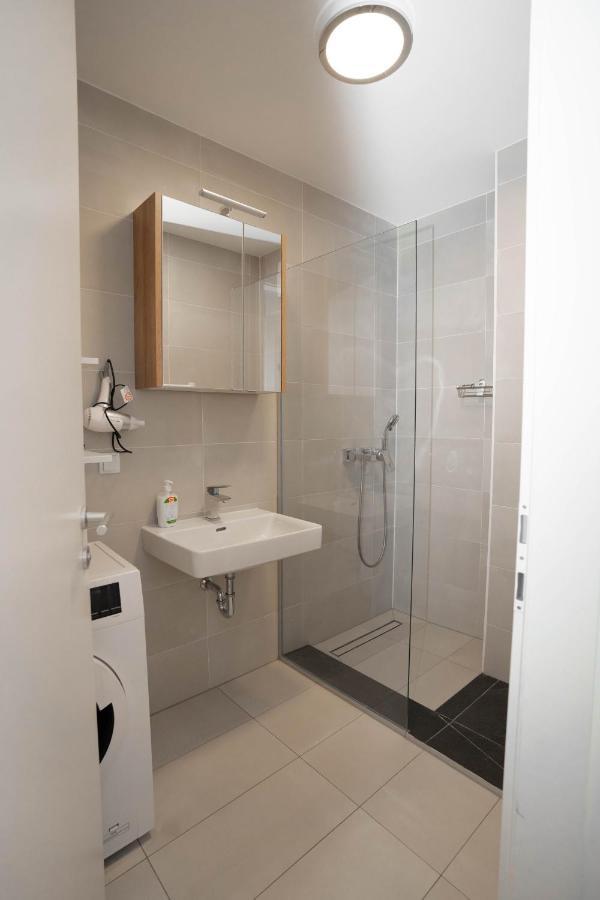 Apartment Modern With Tiny Garden Near Center Vienna