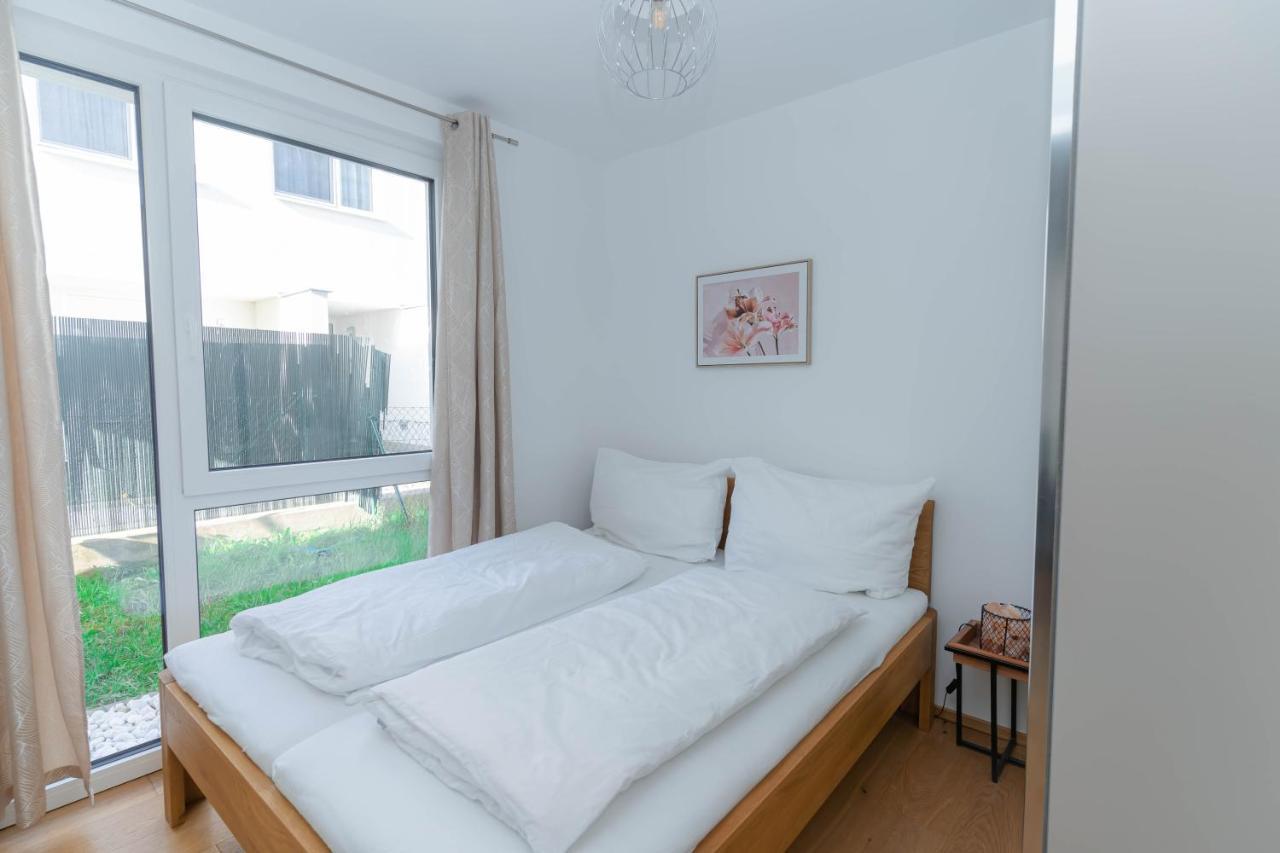 Apartment Modern With Tiny Garden Near Center Vienna