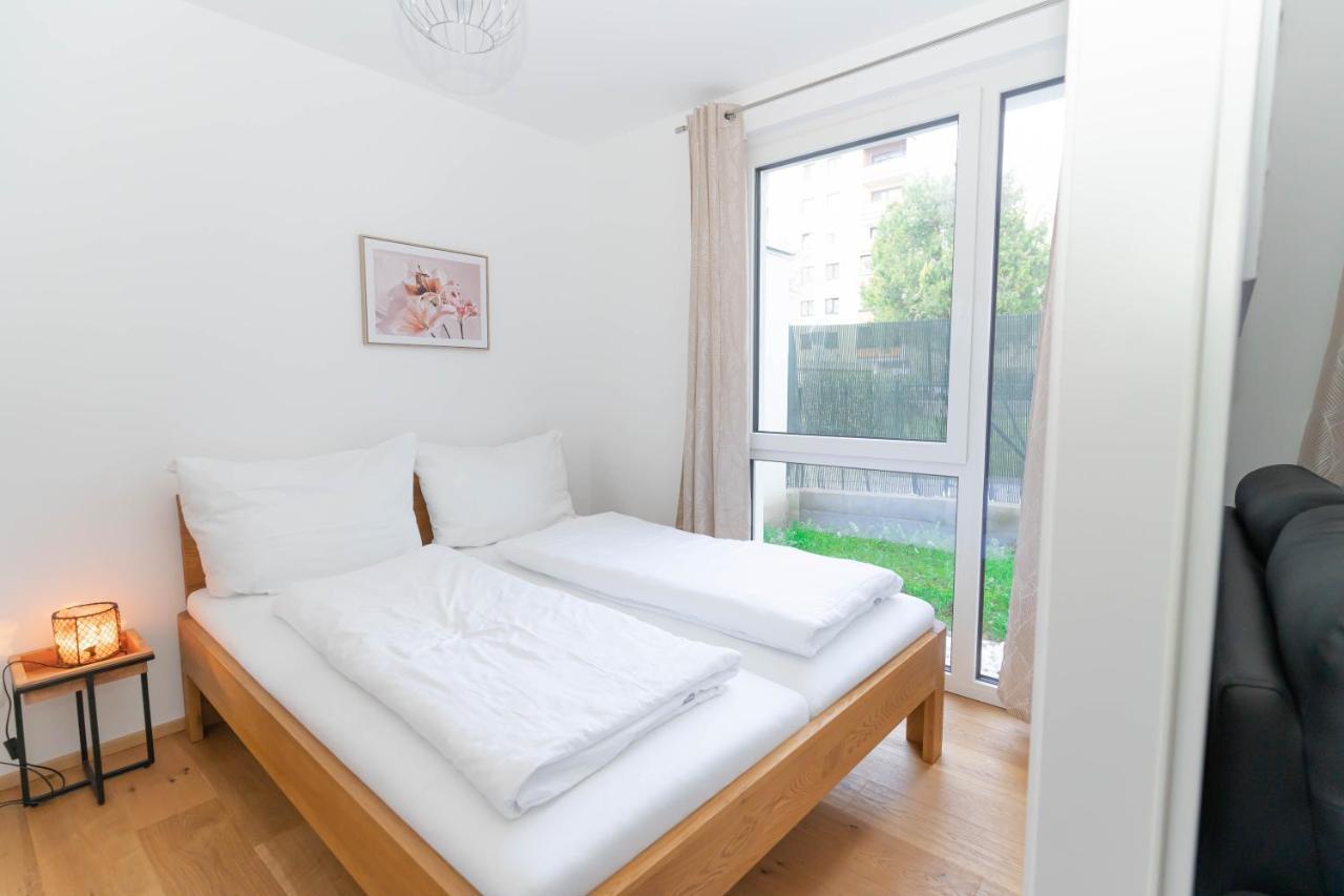 Modern With Tiny Garden Near Center Apartment Vienna