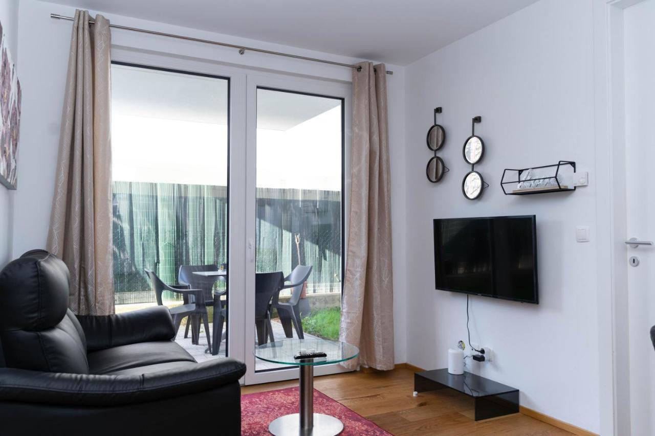 Modern With Tiny Garden Near Center * Vienna