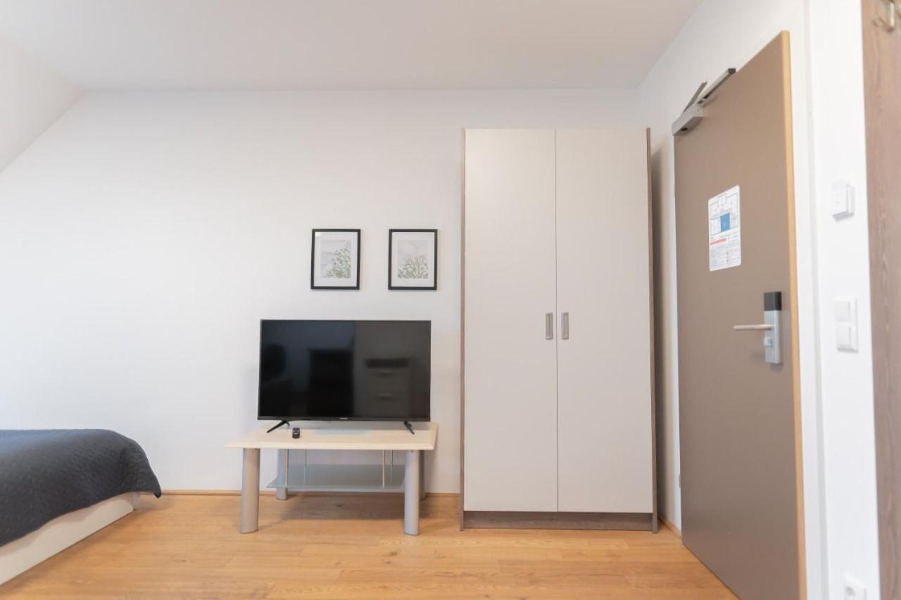 Triester Apartment Vienna