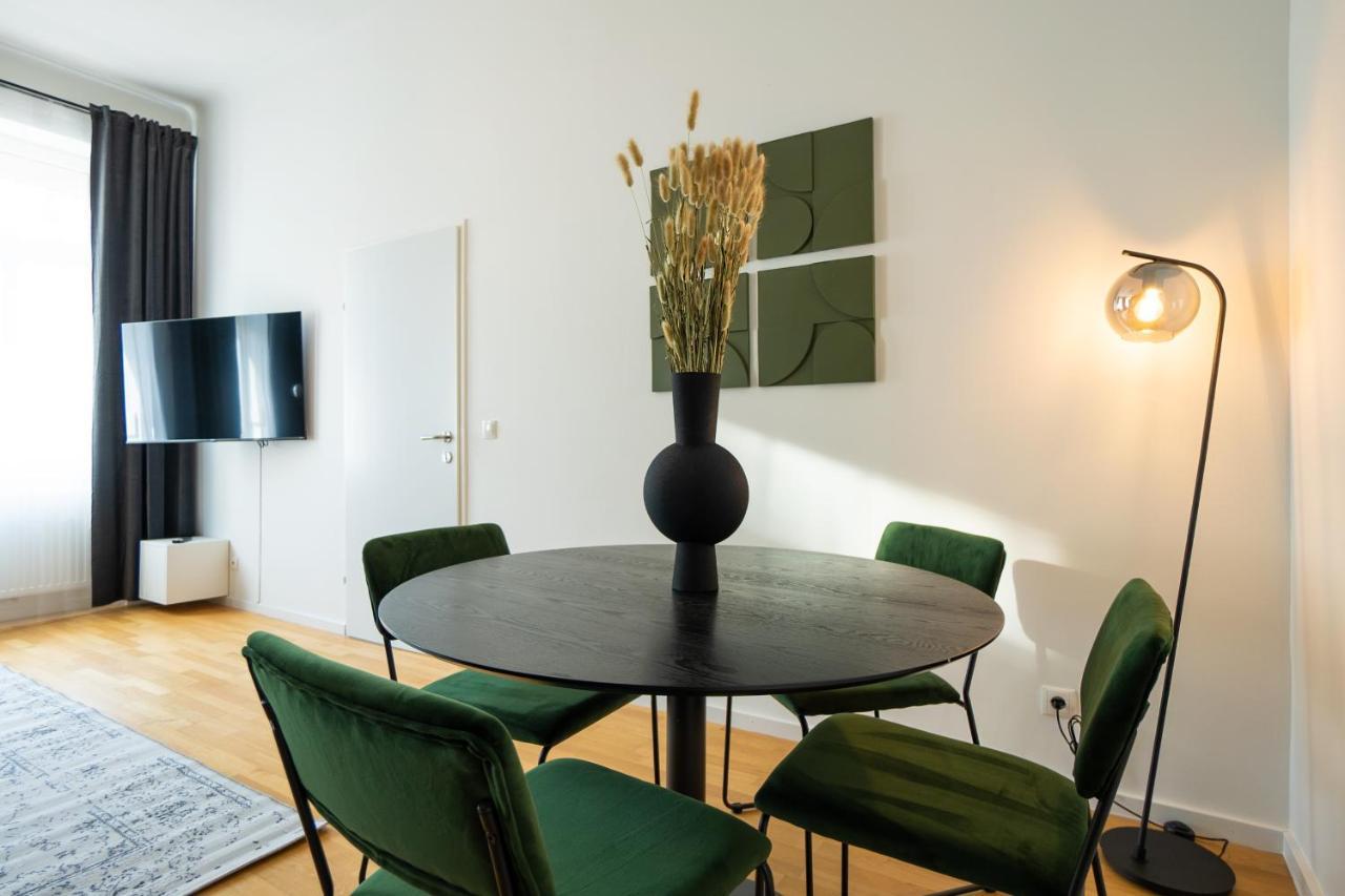 Belvedere Castle View: Chic Apartment