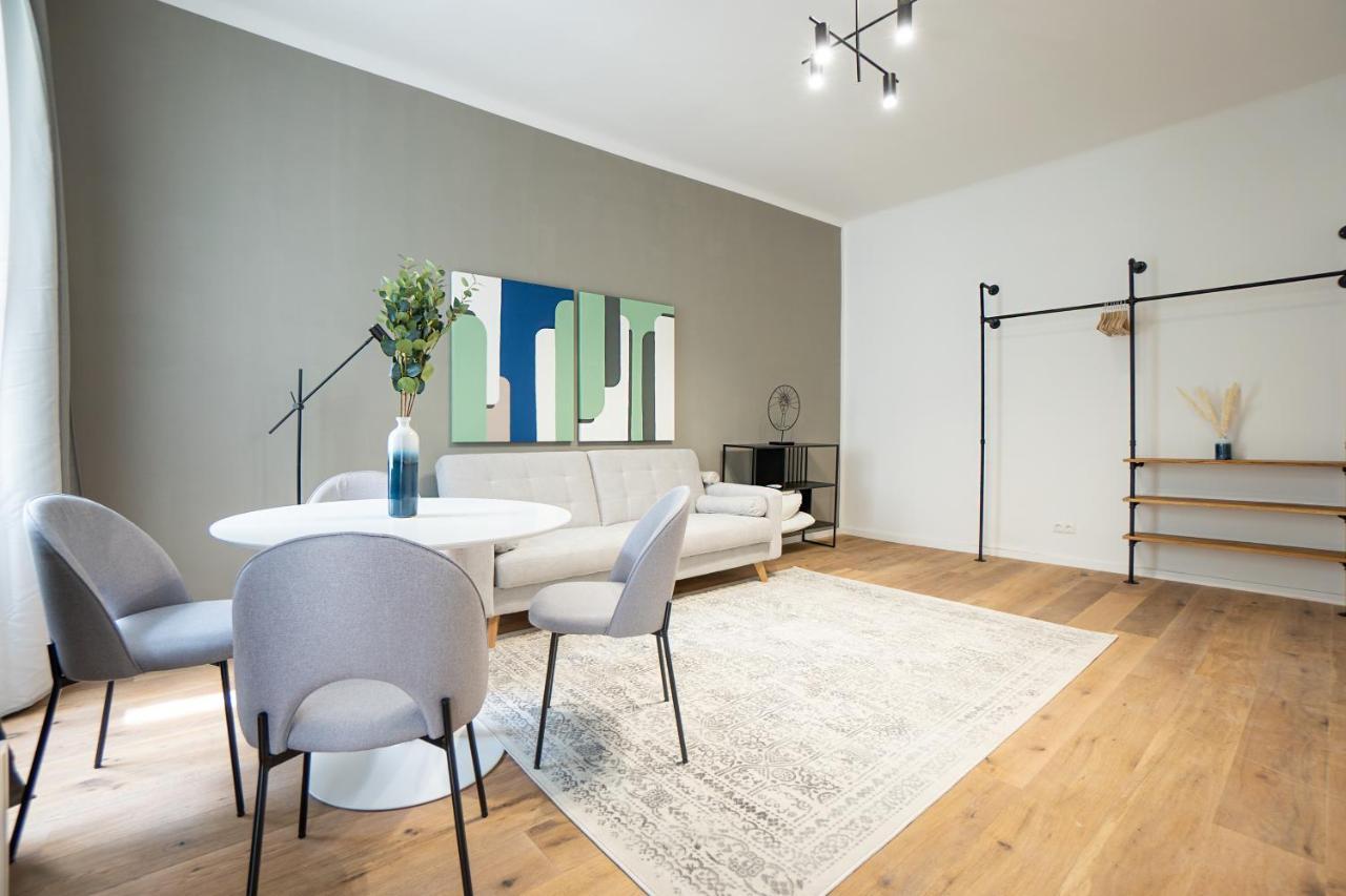 Apartment Spacious Cosy With A Balcony And A King-size Bed 15 Minutes Away From Stephansdom Wien