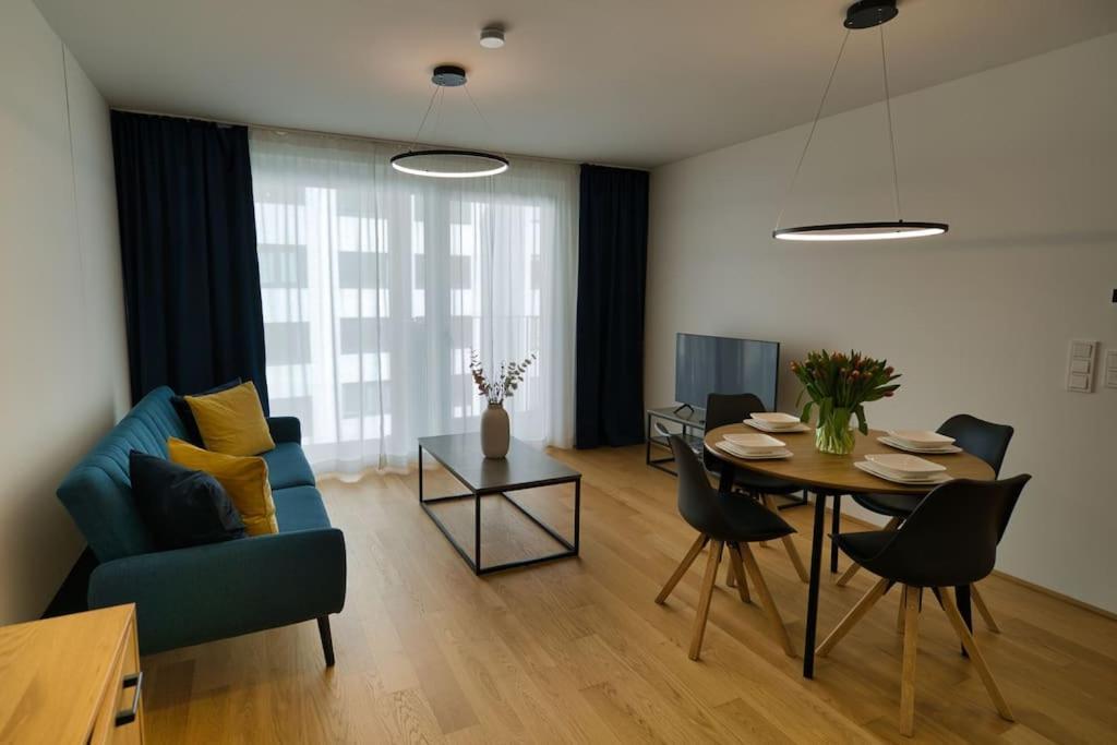 Modern Near Stadtpark Apartment
