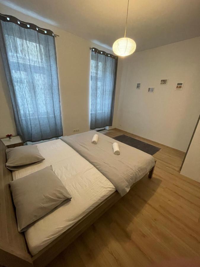 Apartment Cozy 8-person In Located At Haberlgasse 82 N1 *