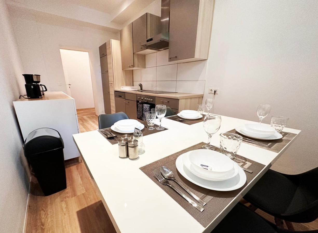 Apartment Cozy 8-person In Located At Haberlgasse 82 N1 *